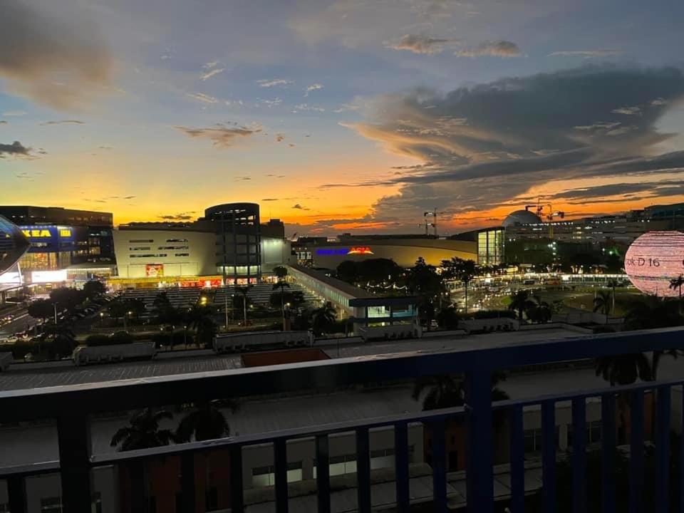 Azenith Staycation At Sea Residences Moa Pasay Eksteriør bilde